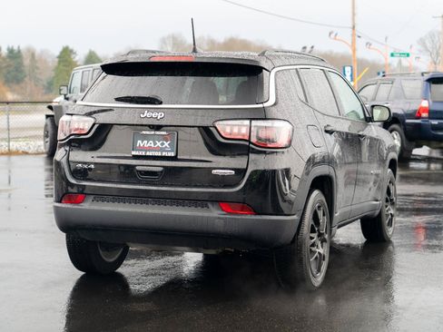 Used 2022 Jeep Compass Latitude AWD/4WD image 10
