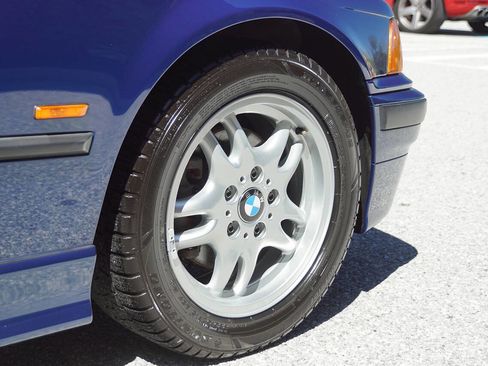 Used 1997 BMW 328i Sedan RWD image 19