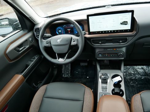 Used 2025 Ford Bronco Sport Outer Banks w/ Outer Banks Tech Package+ image 9