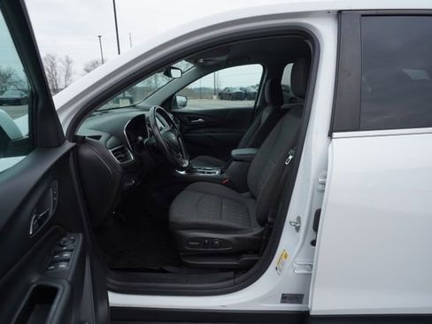 Used 2022 Chevrolet Equinox LT w/ Driver Convenience Package image 14