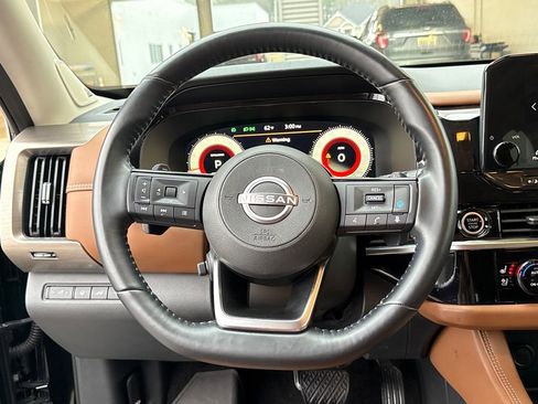 Used 2022 Nissan Pathfinder Platinum w/ Cargo Package image 28