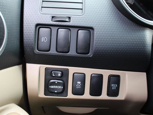 Used 2011 Toyota Tacoma 4x4 Double Cab image 27