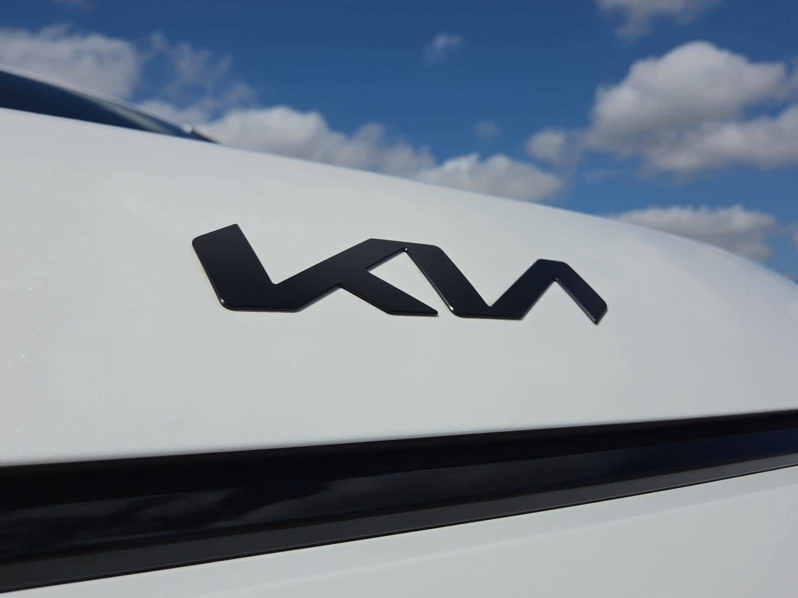 Certified 2027 Kia EV3 Wind w/ Wind Fwd Nightfall Package image 11