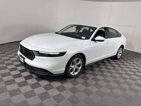 Certified 2024 Honda Accord LX image 8