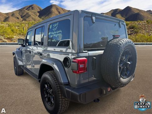 Used 2019 Jeep Wrangler Unlimited Sahara image 3