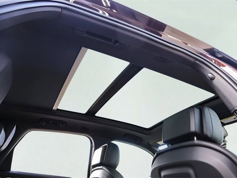 Used 2022 Porsche Cayenne Platinum Edition image 36