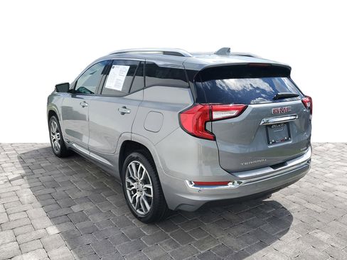 Used 2024 GMC Terrain Denali w/ Denali Premium Package AWD/4WD image 4
