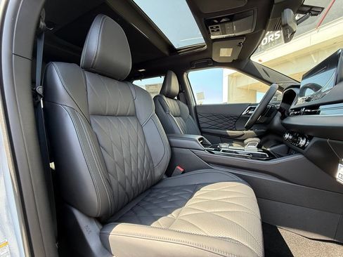 New 2026 Mitsubishi Outlander SEL Black Edition FWD image 16