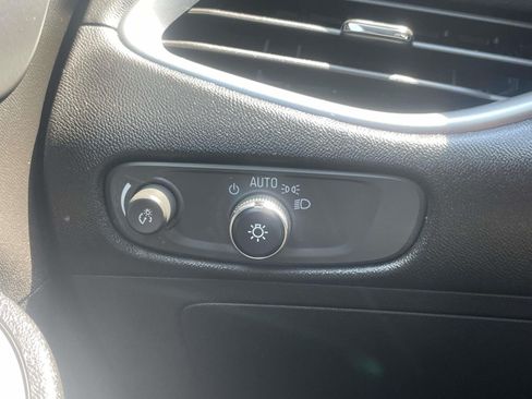 Used 2025 Chevrolet Malibu LT FWD image 18