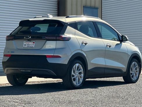 Used 2023 Chevrolet Bolt EUV LT w/ Driver Confidence Package image 6