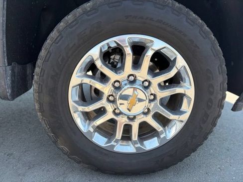 Used 2025 Chevrolet Silverado 3500 LTZ w/ LTZ Premium Package AWD/4WD image 12