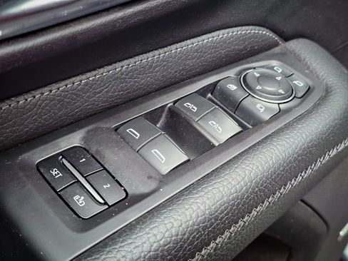 Certified 2022 GMC Yukon Denali image 10