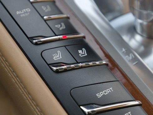 Used 2014 Porsche Panamera GTS image 30