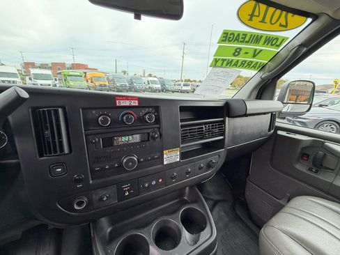 Used 2014 Chevrolet Express 2500 image 22