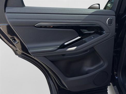 Used 2023 Land Rover Range Rover Evoque SE image 17