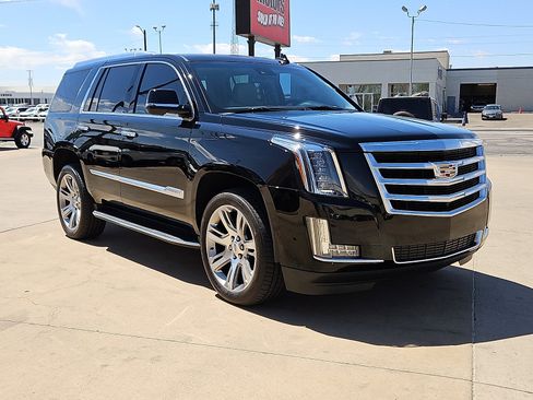 Used 2020 Cadillac Escalade Luxury AWD/4WD image 4