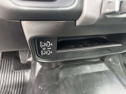 New 2026 RAM 2500 Tradesman w/ Chrome Appearance Group AWD/4WD image 28