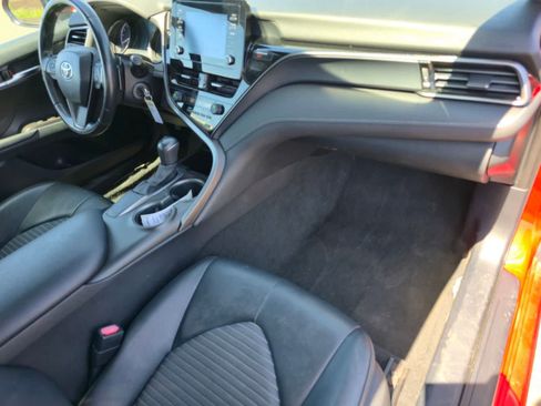 Used 2021 Toyota Camry SE image 12