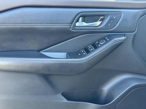 Certified 2023 Nissan Rogue SL w/ SL Premium Package image 20