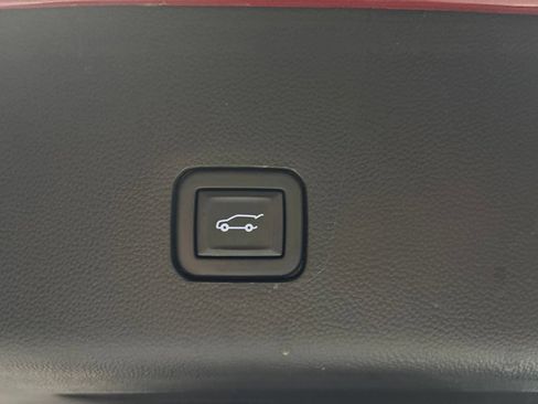 Used 2021 Chevrolet Traverse RS FWD image 6