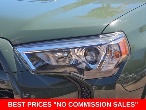 Used 2022 Toyota 4Runner TRD Off-Road Premium w/ TRD Black Wheel Package (TMS) AWD/4WD image 32