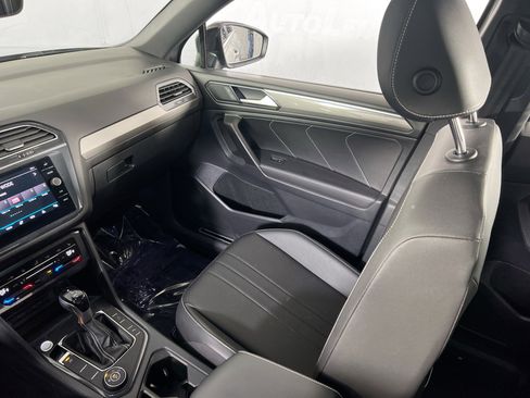 Used 2022 Volkswagen Tiguan SE R-Line image 23
