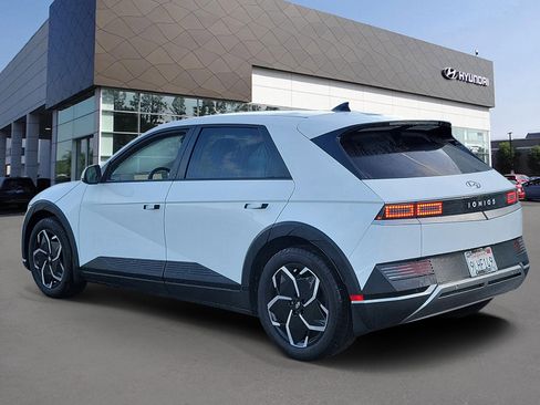 Certified 2024 Hyundai Ioniq 5 SE image 3