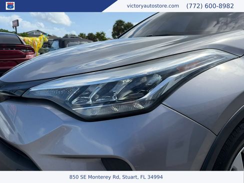 Used 2020 Toyota C-HR LE FWD image 23