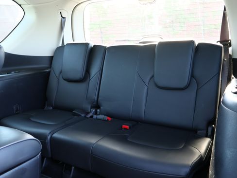 Used 2023 INFINITI QX80 Luxe w/ Cargo Package AWD/4WD image 31