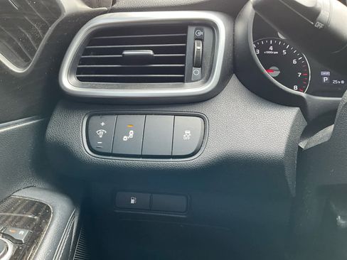 Used 2020 Kia Sorento LX w/ LX I4 Convenience Package image 22