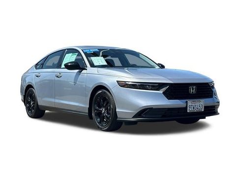 Certified 2025 Honda Accord SE image 3