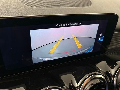 Used 2022 Mercedes-Benz GLB 250 image 27