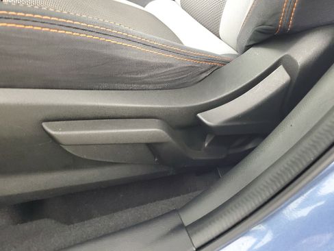 Used 2018 Subaru Crosstrek 2.0i Premium w/ Eyesight System image 28