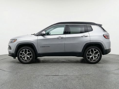 Used 2025 Jeep Compass Limited AWD/4WD image 5