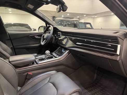 Used 2023 Audi Q7 3.0T Prestige image 7