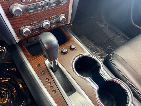 Used 2020 Nissan Pathfinder Platinum image 17