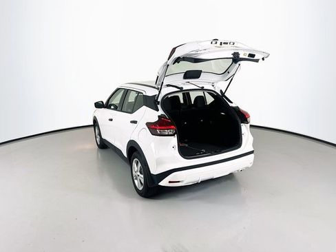 New 2025 Nissan Kicks Play S FWD image 9