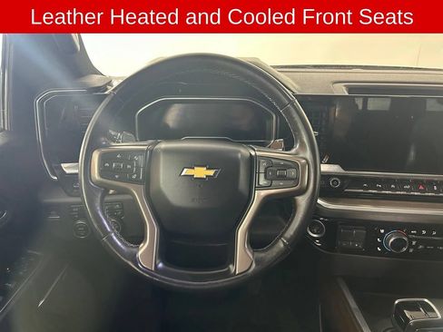 Used 2022 Chevrolet Silverado 1500 High Country w/ Technology Package AWD/4WD image 7