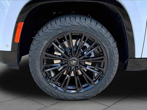 New 2026 Jeep Grand Wagoneer Limited AWD/4WD image 12