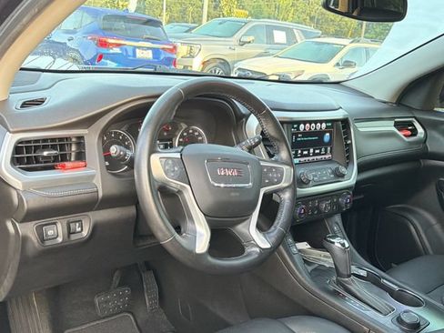Used 2018 GMC Acadia SLT FWD image 16