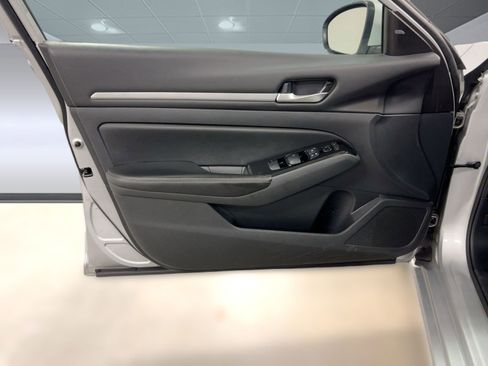 Used 2023 Nissan Altima 2.5 SV image 11