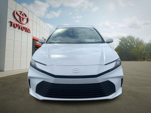 Used 2025 Toyota Camry LE FWD image 8