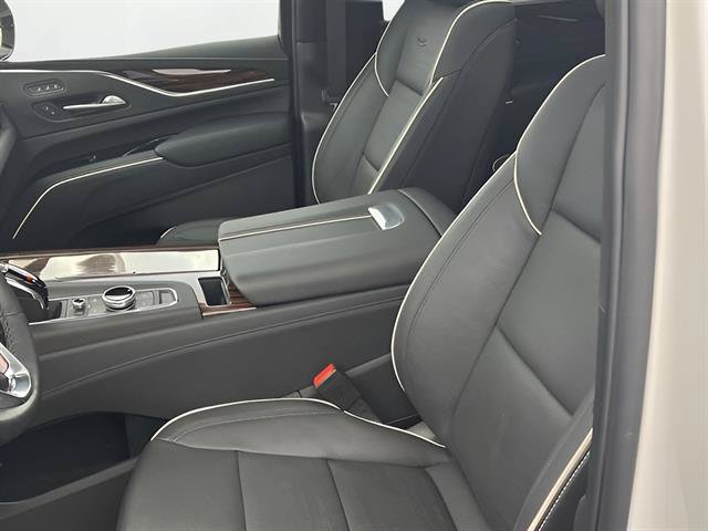 Used 2024 Cadillac Escalade Premium Luxury w/ Performance Package AWD/4WD image 12