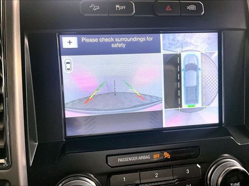 Used 2016 Ford F150 Platinum w/ Equipment Group 701A Luxury image 21