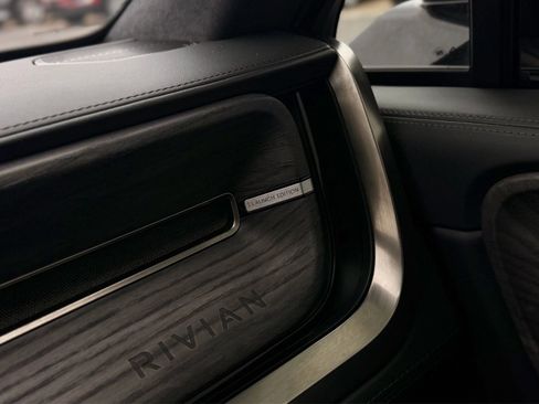 Used 2022 Rivian R1T Launch Edition image 52