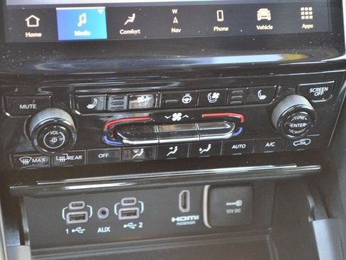 Used 2023 Jeep Grand Cherokee 4WD 4xe w/ Luxury Tech Group II image 30