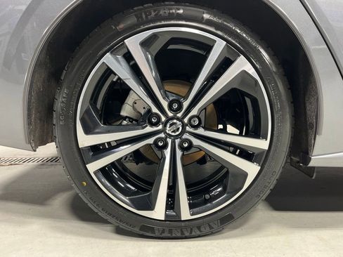 Used 2023 Nissan Sentra SR w/ SR Premium Package FWD image 40