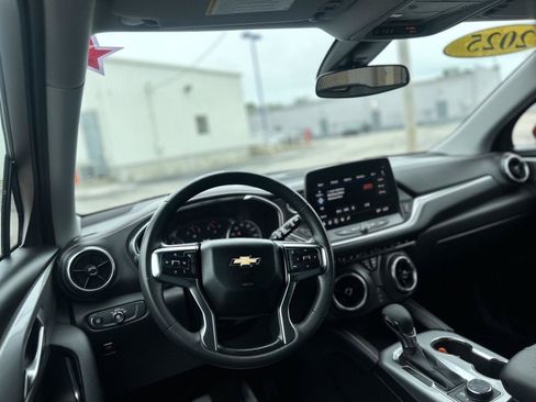 Used 2025 Chevrolet Blazer LT AWD/4WD image 16
