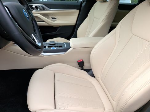 Used 2023 BMW i4 eDrive35 w/ Premium Package RWD image 27