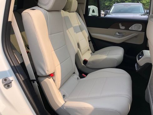 New 2025 Mercedes-Benz GLS 450 4MATIC image 32